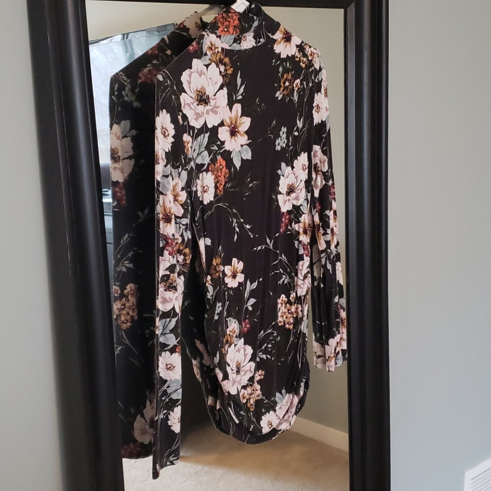 Maternity Top - Picture 2 of 2